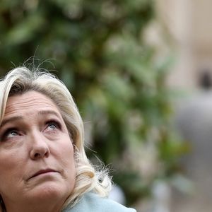 La Première ministre recoit Marine Le Pen, présidente du groupe Rassemblement National à l'Assemblée nationale pour un entretien à l'hôtel de Matignon, Paris, le 11 avril 2023 © Stéphane Lemouton / Bestimage