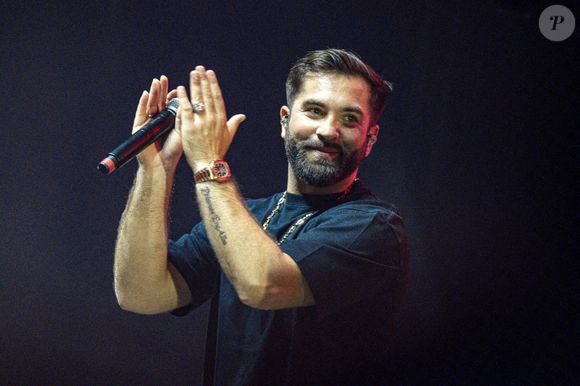 Il s'agit de Kendji Girac !

Kendji Girac - Les artistes se produisent lors du concert "Scoop Live" de Radio Scoop à la LDLC Arena de Décines près de Lyon, le 25 février 2025. © Sandrine Thesillat / PsnewZ / Bestimage