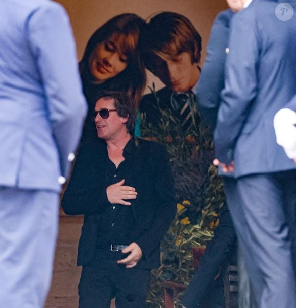 Thomas Dutronc - Sortie des obsèques de l'auteure-compositrice-interprète et actrice française Françoise Hardy au crématorium du cimetière du Père-Lachaise à Paris, France, le 20 juin 2024. © Jacovides-Moreau/Bestimage