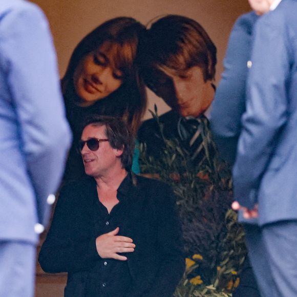 Thomas Dutronc - Sortie des obsèques de l'auteure-compositrice-interprète et actrice française Françoise Hardy au crématorium du cimetière du Père-Lachaise à Paris, France, le 20 juin 2024. © Jacovides-Moreau/Bestimage