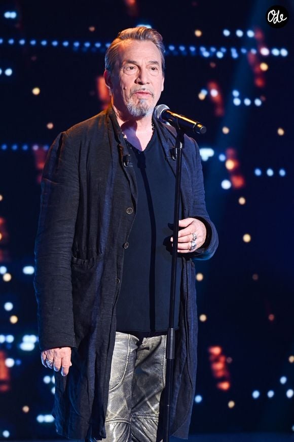 La star de la chanson française a été victime d'un casse dans sa propriété de Montfort-l’Amaury, dans les Yvelines. C'était en décembre 2025. 

Exclusif - Florent Pagny lors de l'enregistrement de l'émission Vivement dimanche au studio Rive gauche, présentée par M.Drucker, diffusée sur France 3 le 21 juin 2026, à Paris, France, le 20 mai 2026. © Guillaume Gaffiot/Bestimage