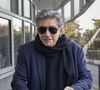 "Le moindre petit bobo, je vais chez mon médecin. Si je dois passer une radio, je passe une radio pour être sûr que ça ne va pas s'amplifier et que ça va se guérir directement. Tout simplement".

Exclusif - Frédéric François - Arrivées des personnalités à l'enregistrement de l'émission "Vivement dimanche", diffusée le 9 novembre 2025, aux studios Rive Gauche à Paris le 1er octobre 2025. © Vincenzo Arnone/Bestimage