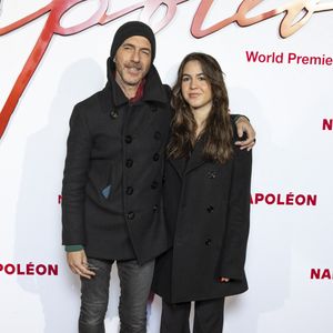 Ce n’est d’ailleurs pas la première fois que Calogero partage un projet musical avec sa fille aînée.

Calogero avec sa fille Nina - Avant-première mondiale du film "Napoléon" à la Salle Pleyel à Paris le 14 novembre 2023. © Olivier Borde / Bestimage