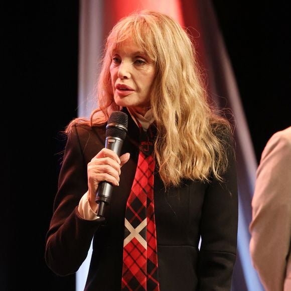 À base de thé, fromages et graines ! 

Arielle Dombasle lors de la soirée de cloture de la 35ème édition du ''Dinard British and Irish Film Festival'' de Dinard, France, le 5 octobre 2024. © Denis Guignebourg/BestImage