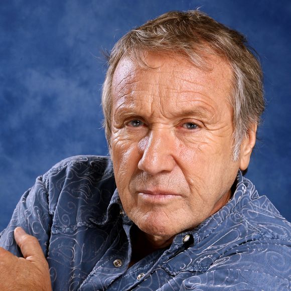 Yves Renier aurait eu 83 ans aujourd'hui.

Yves Renier pose lors d'une séance photo à Paris, France. Photo par VIM/ABACAPRESS.COM