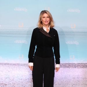 Une interprétation au piano au cours de laquelle elle a rapidement été soutenue par son fils Charlie, fervent supporter de l'équipe entraînée par Luis Enrique

Alice Taglioni - Tapis rouge de la soirée d'ouverture de la 7ème édition du festival Cineroman à Nice le 29 septembre 2025. © Dominique Jacovides - Bruno Bebert / Bestimage