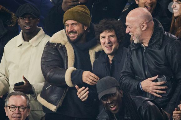 Les acteurs Lucas Bravo et Vincent Lacoste se sont rendus au Parc des Princes pour l’occasion

Lucas Bravo et Vincent Lacoste - Célébrités dans les tribunes lors du match de Ligue 1 McDonald's opposant le Paris Saint-Germain (PSG) à l'Olympique de Marseille (OM) - (3-1) au Parc des Princes à Paris le 16 mars 2025. © Cyril Moreau/Bestimage
