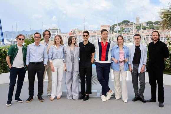 Dimitri Rassam a connu une année bien remplie

Les co-réalisateurs Matthieu Delaporte et Alexandre de La Patellière, le producteur Dimitri Rassam, Adèle Simphal, Anamaria Vartolomei, Pierre Niney, Laurent Lafitte, Anaïs Demoustier (enceinte), Julien De Saint-Jean et Bastien Bouillon - Photocall du film "Le comte de Monte Cristo" (Hors Compétition) lors du 77ème Festival International du Film de Cannes (14 - 25 mai 2024), le 23 mai 2024. 
© Moreau / Jacovides / Bestimage