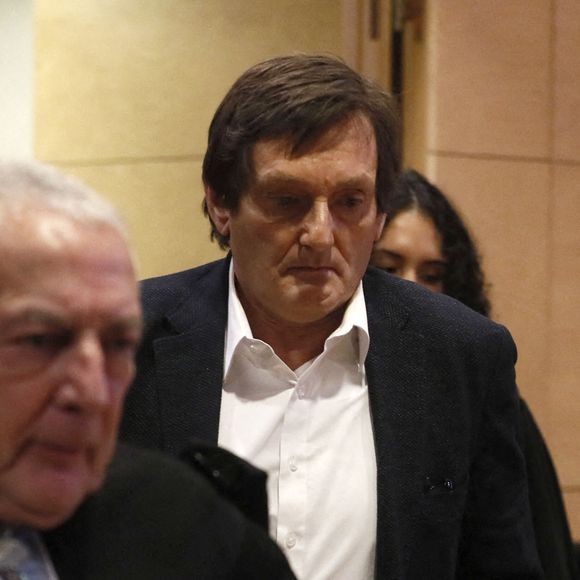 Une affaire judiciaire qui continue de faire couler beaucoup d'encre...

Pierre Palmade au tribunal de Melun avec ses avocats pour son procès pour blessures involontaires à la suite d'un accident de la route en février 2023 dans lequel sa voiture a percuté un autre véhicule à Melun.

© Christophe Clovis / Bestimage