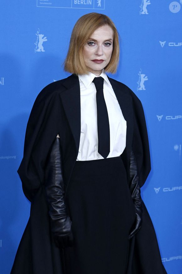 La marche offre aussi de nombreux bienfaits pour la santé et le bien-être.

Isabelle Huppert - Première du film "Die Blutgräfin (The Blood Countess)" lors de la 76ème édition du festival international du film de Berlin (La Berlinale 2026), le 16 février 2026. Photo par Action Press / Bestimage