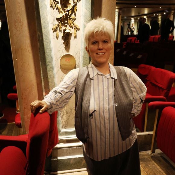 Si pour l'heure la fin de la fiction n'a pas été annoncée, l'actrice a déjà songé à la fin 
Mimie Mathy -  illustrations de quelques personnages au musée Grévin à Paris le 23 octobre 2023.

© Denis Guignebourg / Bestimage