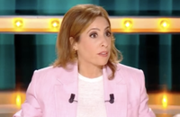 Aux commandes de son émission Quelle Époque le 26 avril 2025, Léa Salamé a présenté  son invitée Lorène Vivier, auteure du livre "La Vie est Belle, essaie-là !"

Léa Salamé dans l'émission "Quelle Époque", France 2