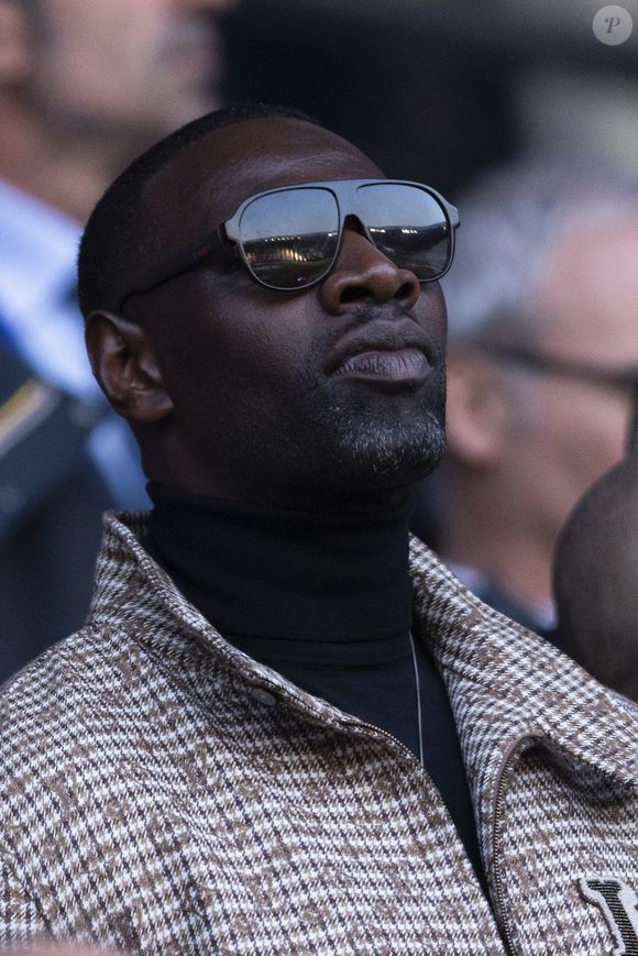 Omar Sy - Célébrités dans les tribunes lors du match retour de la Ligue Des Champions 2024-2025 (LDC) "PSG - Arsenal" (2-1) au Parc des Princes à Paris le 7 mai 2025. © Cyril Moreau/Bestimage