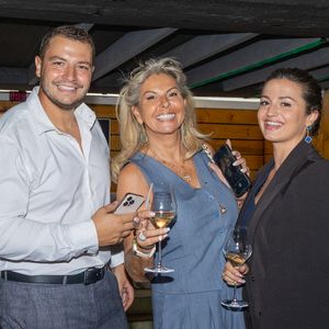 Exclusif - Caroline Margeridon avec ses enfants (Alexandre Margeridon et Victoire Margeridon) - Mariage de Djamel Bentenah (acheteur dans l'émission Affaire Conclue) avec Severine Bauw à la mairie de Colombes le 21 juin 2025.