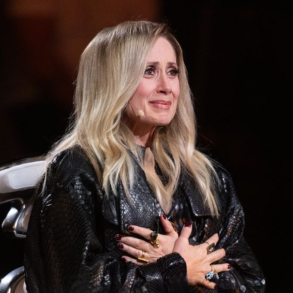 Exclusif - Lara Fabian lors de l'enregistrement de l'émission "La chanson secrète N°14", présentée par Nikos Aliagas et diffusée le 26 décembre sur TF1, à Paris le 9 décembre 2025. © Jacovides-Moreau/Bestimage