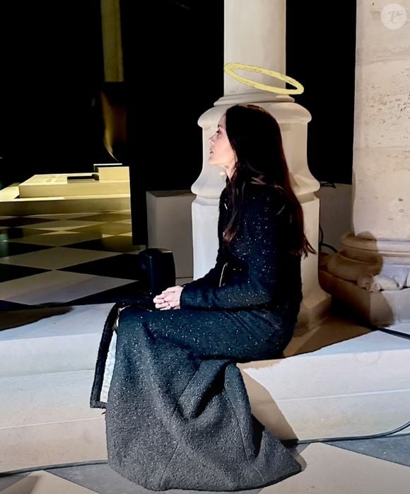 Marion Cotillard immortalisée au sein de Notre-Dame sur Instagram (Capture d'écran).