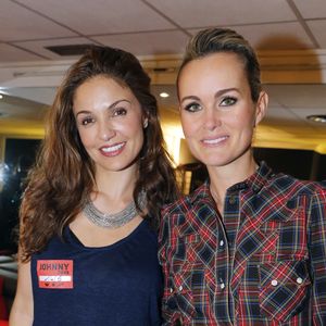 Laeticia Hallyday a rendu hommage à Nadia Farès

Nadia Fares et Laeticia Hallyday - People dans les loges du premier concert de Johnny Hallyday au POPB de Bercy a Paris ©Borde-Corlouer-Jacovides-Moreau / Bestimage