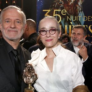 Francis Huster, Molière d’Honneur et Delphine Ernotte (Directrice générale de France Télévisions) - 35ème cérémonie des Molières aux Folies Bergère à Paris, France, le 6 Mai 2024. © Bertrand Rindoff / Bestimage