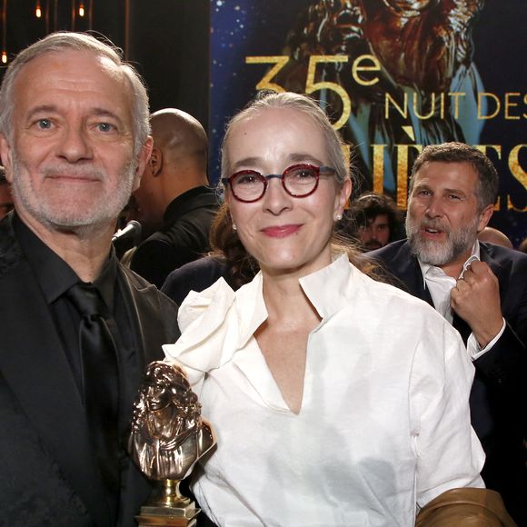 Francis Huster, Molière d’Honneur et Delphine Ernotte (Directrice générale de France Télévisions) - 35ème cérémonie des Molières aux Folies Bergère à Paris, France, le 6 Mai 2024. © Bertrand Rindoff / Bestimage