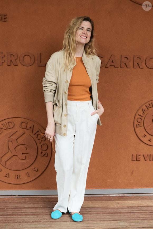 Cécile Cassel - Les célébrités au village lors des Internationaux de France de tennis de Roland Garros 2024 à Paris. Le 5 juin 2024. © Jacovides-Moreau/Bestimage 