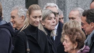 Caroline de Monaco avec ses 3 enfants Charlotte, Pierre et Andrea Casiraghi qui viennent de perdre leur grand-mère, la famille soudée en Italie