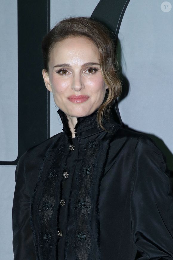 Natalie Portman - Célébrités au Défilé de Mode Dior, Prêt-à-porter Automne / Hiver 2025-2026 dans le cadre de la Fashion Week de Paris, France, le 04 Mars 2025.

© Bertrand Rindoff / Bestimage