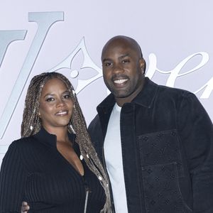 Avant de signer avec Netflix pour présenter "Pour le meilleur et à l’aveugle", Teddy Riner et Luthna Plocus ont connu une entrée en matière pour le moins… mouvementée...


Luthna Plocus, Teddy Riner - Photocall pour le défilé Louis Vuitton prêt à porter hommes Automne / hiver lors de la fashion week à Paris. © Olivier Borde /Bestimage