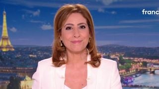 Léa Salamé en coulisses du journal de 20h de France 2 : ses petits rituels avant de passer à l'antenne