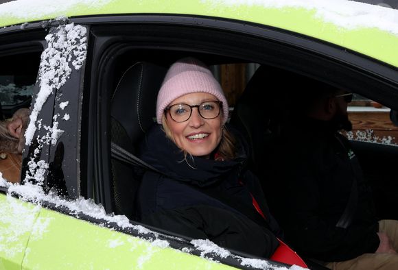 Alexandra Lamy - Les célébrités prennent le volant sur le circuit sur glace Skoda dans le cadre du 27ème festival International du Film de Comédie de l'Alpe d'Huez, le 19 janvier 2023.

© Dominique Jacovides / Bestimage