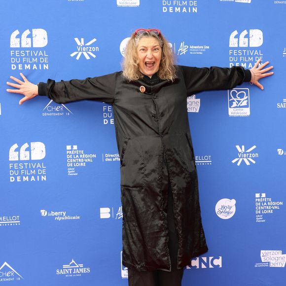 L'occasion de s'intéresser alors à la comédienne. 

Corinne Masiero au photocall du film "Nous Les Femmes" lors de la 3ème édition du festival du film de Demain (30 mai - 2 juin 2024), à Vierzon, France, le 1er juin 2024. © Coadic Guirec/Bestimage