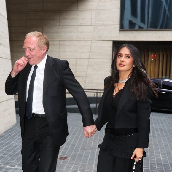 Power couple avec Salma Hayek, François-Henri Pinault était présent 

Mais c'est bien seul, sans son épouse, Salma Hayek, que le milliardaire est arrivé en Italie. 
Salma Hayek et son mari François-Henri Pinault profitent d'un dîner d'anniversaire intime à New York après leur passage à Cannes.
©Backgrid USA / Bestimage