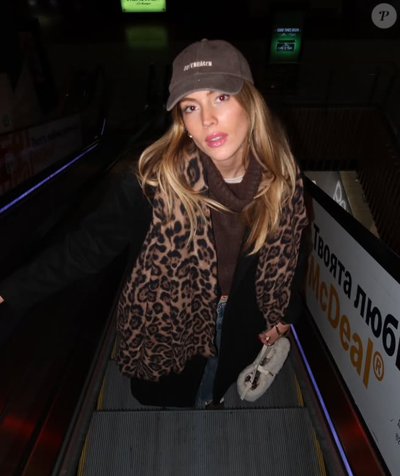 Elle souffrait d'une tumeur de 9 kilos qui lui a valu l'ablation d'un ovaire.

Agathe Cauet, Miss Nord-Pas-De-Calais 2022 en route pour Miss Monde 2025