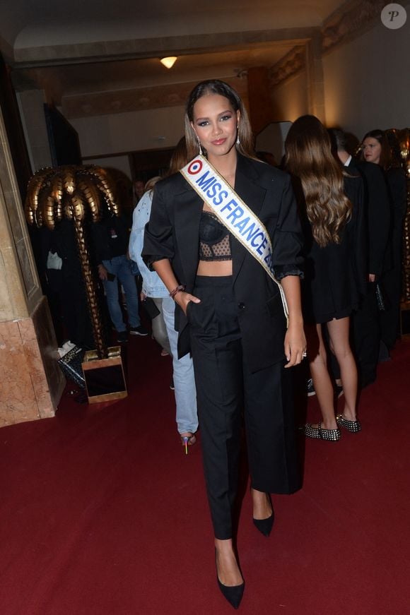 Indira Ampiot (Miss France 2023) lors du "Etam Show 2023" au club "Le Palace" lors de la Fashion Week de Paris (PFW), le 26 septembre 2023.
© Rachid Bellak/Bestimage