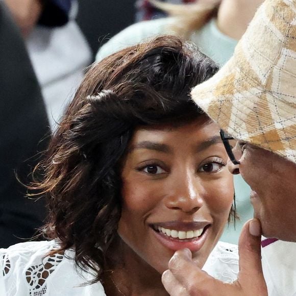 Yannick Noah et sa compagne Malika - Les célébrités en tribunes pendant l'épreuve de basketball de Demi-Finale opposant la France à l'Allemagne lors des Jeux Olympiques de Paris 2024 (JO) à l'Arena Bercy, à Paris, France, le 8 août 2024. © Jacovides-Perusseau/Bestimage