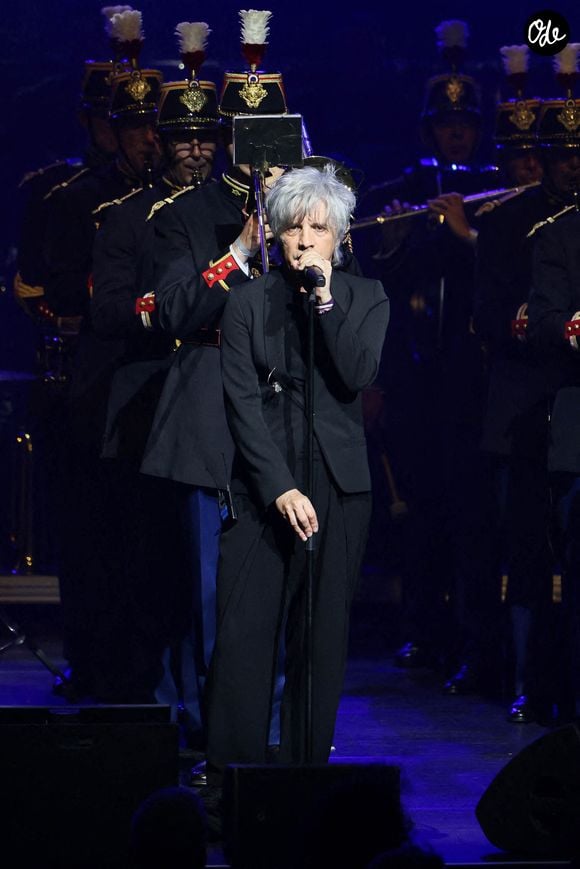Nicolas Sirkis, du groupe Indochine, se produit lors d'un concert de bienfaisance, "Sentinelles d’Un Soir", organisé par le gouverneur militaire de Paris au profit des Bleuets de France, des soldats blessés et des victimes du terrorisme, à la Salle Pleyel à Paris, en France, le 30 mai 2024. Photo de David Boyer/Abaca
