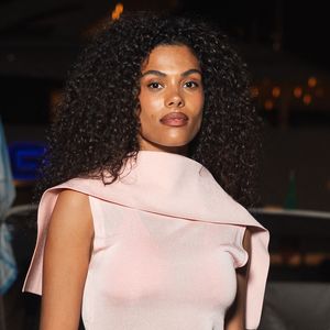 Tina Kunakey a un compte Vinted

Exclusif - Tina Kunakey - Célébrités se rendent à l'after party de la croisière Jacquemus "La Casa" à Capri en Italie. © Tiziano Da Silva/Bestimage