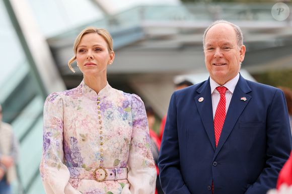 Le prince Albert II de Monaco et la princesse Charlène de Monaco lors de la célébration des 20 ans de relations diplomatiques entre le Japon et Monaco, sur le parvis du Grimaldi Forum, près du jardin japonais, à Monaco, le 21 mars 2026. © Claudia Albuquerque/Bestimage
