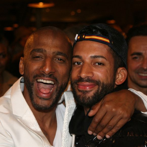 À l'époque, le rappeur vivait encore entre la rue et la musique et faisait l'objet de nombreuses interrogations dans son quartier.

Stomy Bugsy et son fils Bilal Duarte lors du 50e anniversaire de Stomy Bugsy à l'issue de la représentation de la pièce "Un jour, j'irai à Détroit !" au théâtre du Gymnase Marie-Bell à Paris le 21 mai 2022.

© JLPPA/Bestimage