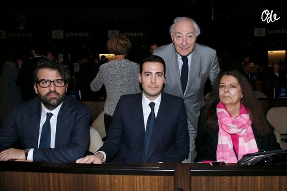 Exclusif - Françoise Meyers Bettencourt (Propriétaire de L'Oréal) avec son mari Jean-Pierre Meyers et leurs fils Nicolas Meyers Bettencourt et Jean-Victor Meyers Bettencourt - Prix International L’Oréal-UNESCO pour les Femmes et la Science à l’UNESCO à Paris le 28 Mai 2024.

© Bertrand Rindoff / Bestimage