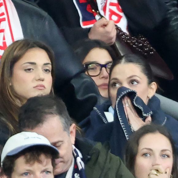 Exclusif - Manon Mittenaere, soeur d'Iris, Iris Mittenaere lors du match de rugby du Tournoi des Six Nations France contre Angleterre au Stade de France à Saint-Denis le 14 mars 2026. © AGENCE / BESTIMAGE