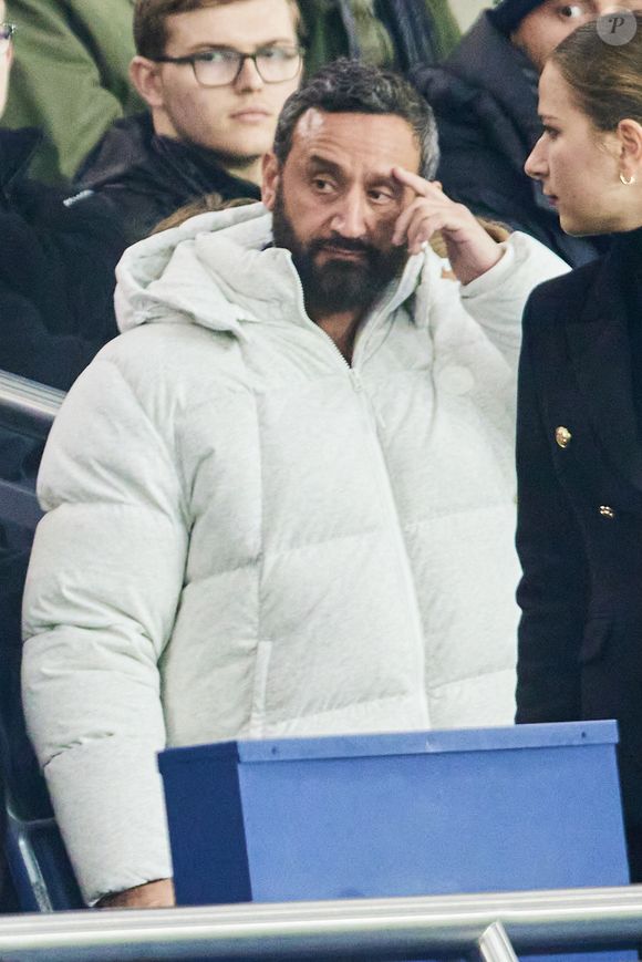 Cyril Hanouna - Célébrités assistent au match de Ligue des champions entre le PSG et Manchester City (4-2) au Parc des Princes à Paris le 22 janvier 2025. © Cyril Moreau/Bestimage