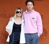 “Ce qui me donne envie de me lever, c’est que ça braille à la maison”, raconte Mélanie Thierry
Mélanie Thierry et son compagnon, le chanteur Raphaël - Les célébrités au village lors des Internationaux de France de tennis de Roland Garros 2024 à Paris. Le 29 mai 2024.
© Jacovides-Moreau / Bestimage
