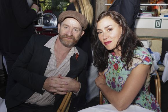 Mathias Malzieu, Olivia Ruiz lors de la soirée de l'été littéraire et musical aux Deux Magots à Paris le 27 juin 2022.

© Jack Tribeca / Bestimage