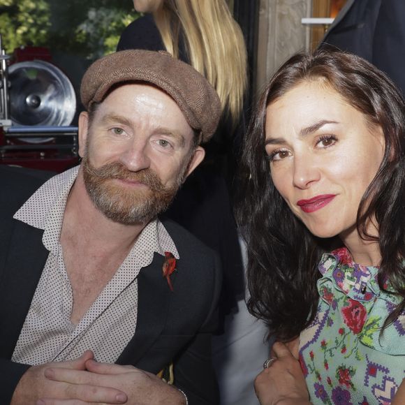 Mathias Malzieu, Olivia Ruiz lors de la soirée de l'été littéraire et musical aux Deux Magots à Paris le 27 juin 2022.

© Jack Tribeca / Bestimage