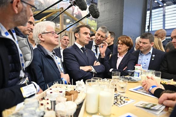 Le President de la Republique Emmanuel Macron et la ministre de l'Agriculture et de la Souveraineté alimentaire, Annie Genevard inaugurent le Salon International de l’Agriculture a Paris, le samedi 22 fevrier 2025.
© Jeanne Accorsini / Pool / Bestimage Paris, France.