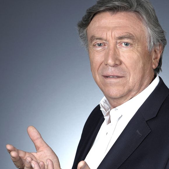Trois ans plus tard, Jacques Legros se souvient bien de cette brouille très publique. Dans l'émission "On refait la télé", il a laissé entendre qu'il n'y avait pas tellement eu de réconciliation depuis avec Nathalie Marquay. "Elle mène sa vie, je mène la mienne", a-t-il déclaré.

Portrait de Jacques Legros, lors de l'enregistrement de l'émission "Chez Jordan". Le 29 avril 2022
© Cédric Perrin / Bestimage