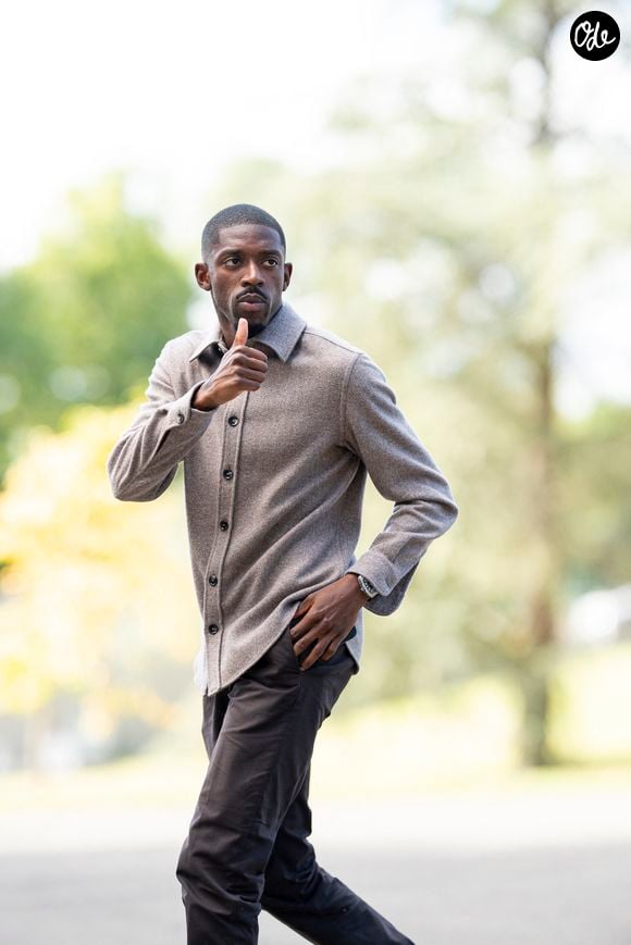 Ousmane Dembélé - Les joueurs de l'équipe de France de football ont soigné leur style vestimentaire pour leur arrivée au centre national du football de Clairefontaine-en-Yveline, France, le 1er septembre 2025. © Pierre Perusseau/Bestimage