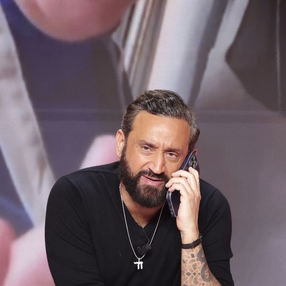 Exclusif - Cyril Hanouna sur le plateau de l'émission TBT9 (Tout beau, tout neuf) présenté par C.Hanouna et diffusée en direct sur W9, à Paris, France, le 8 janvier 2026. Jack Tribeca/Bestimage