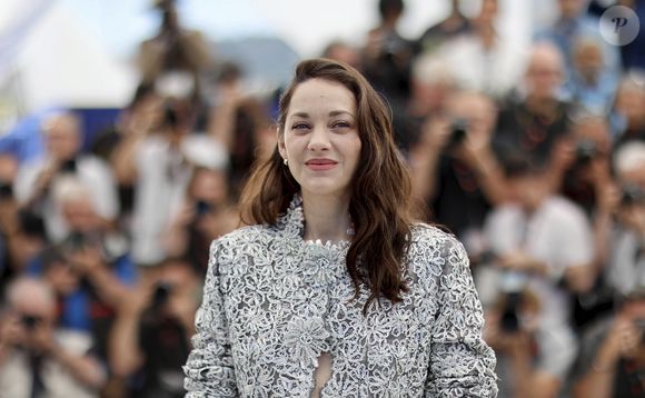 Marion Cotillard au photocall du film "Roma Elastica" lors du 79ème Festival International du Film de Cannes, France, le 21 mai 2026. © Jacovides-Moreau/Bestimage