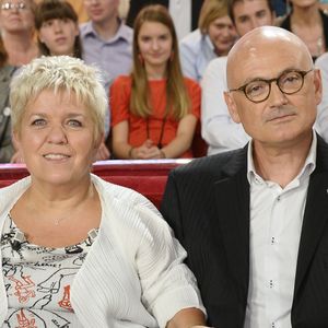 Mimie Mathy avec son mari Benoist Gerard - Enregistrement de l'emission "Vivement Dimanche" a Paris le 2 octobre 2013. L'emission diffusee le 6 octobre 2013.